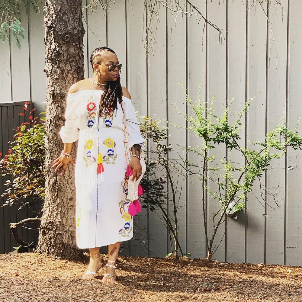 Boho Embroidered Midi Dress - Picture 3 of 7